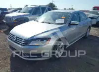 2013 Volkswagen Passat photo