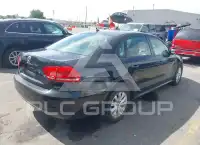 2013 Volkswagen Passat photo