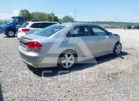 2013 Volkswagen Passat photo