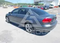 2013 Volkswagen Passat photo