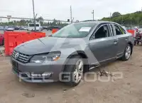 2013 Volkswagen Passat фото