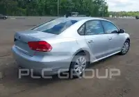 2013 Volkswagen Passat photo