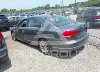 2013 Volkswagen Passat photo