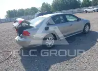 2013 Volkswagen Passat photo