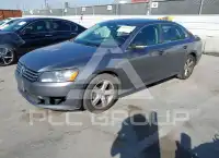 2013 Volkswagen Passat photo
