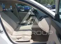 2013 Volkswagen Passat photo