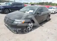 2013 Volkswagen Passat photo