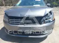 2013 Volkswagen Passat photo