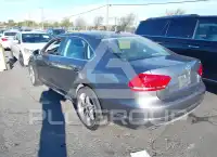 2013 Volkswagen Passat photo