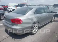 2013 Volkswagen Passat фото