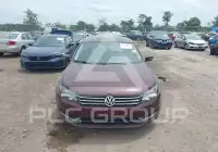 2013 Volkswagen Passat photo