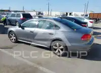 2013 Volkswagen Passat photo