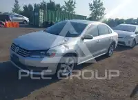 2013 Volkswagen Passat фото