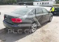 2013 Volkswagen Passat photo