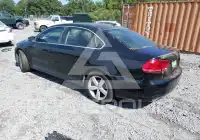 2013 Volkswagen Passat photo