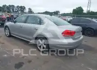 2013 Volkswagen Passat photo