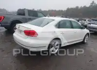 2013 Volkswagen Passat photo