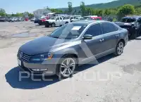 2013 Volkswagen Passat photo
