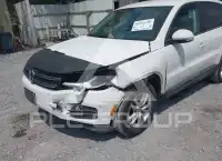 2013 Volkswagen Tiguan фото