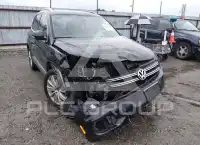 2013 Volkswagen Tiguan фото