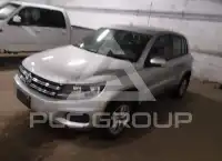 2013 Volkswagen Tiguan photo
