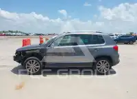 2013 Volkswagen Tiguan photo