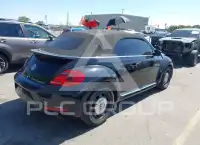 2013 Volkswagen BEETLE photo