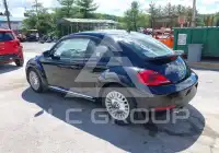 2013 Volkswagen BEETLE photo