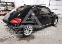 2013 Volkswagen BEETLE фото