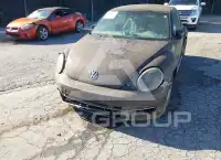 2013 Volkswagen BEETLE фото