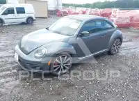 2013 Volkswagen BEETLE photo
