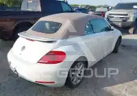 2013 Volkswagen BEETLE photo