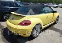 2013 Volkswagen BEETLE photo