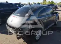 2013 Volkswagen BEETLE photo