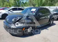 2013 Volkswagen BEETLE photo