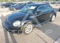 2013 Volkswagen BEETLE photo