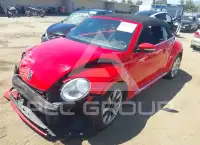 2013 Volkswagen BEETLE фото