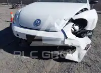 2013 Volkswagen BEETLE photo