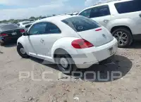 2013 Volkswagen BEETLE photo