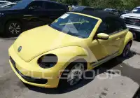 2013 Volkswagen BEETLE photo