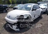 2013 Volkswagen BEETLE фото