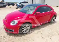 2013 Volkswagen BEETLE фото