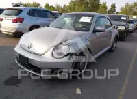 2013 Volkswagen BEETLE фото