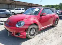 2013 Volkswagen BEETLE photo
