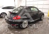 2013 Volkswagen BEETLE фото