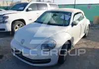 2013 Volkswagen BEETLE photo