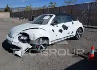 2013 Volkswagen BEETLE photo