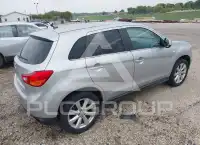 2014 Mitsubishi OUTLANDER photo