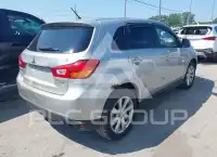 2014 Mitsubishi OUTLANDER photo