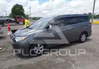 2014 Nissan QUEST photo